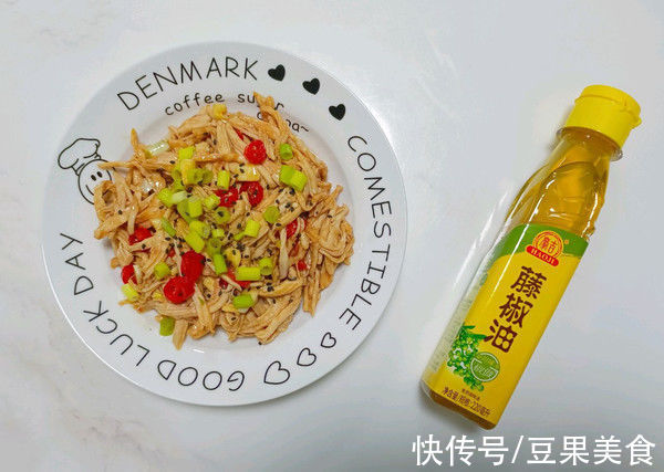 凉拌鸡胸肉丝这样做，解馋堪比红烧肉