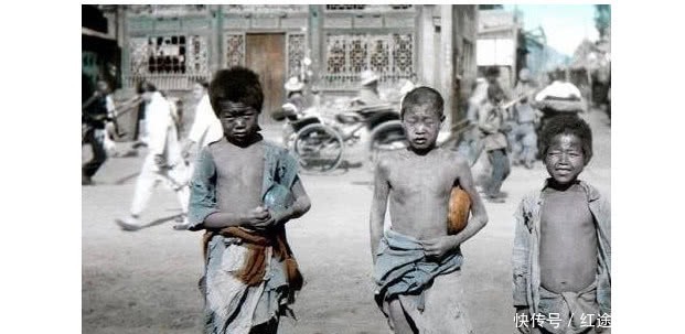 盖头|晚清旧照：第1张新娘的盖头是个盆，女子三寸金莲和空气刘海