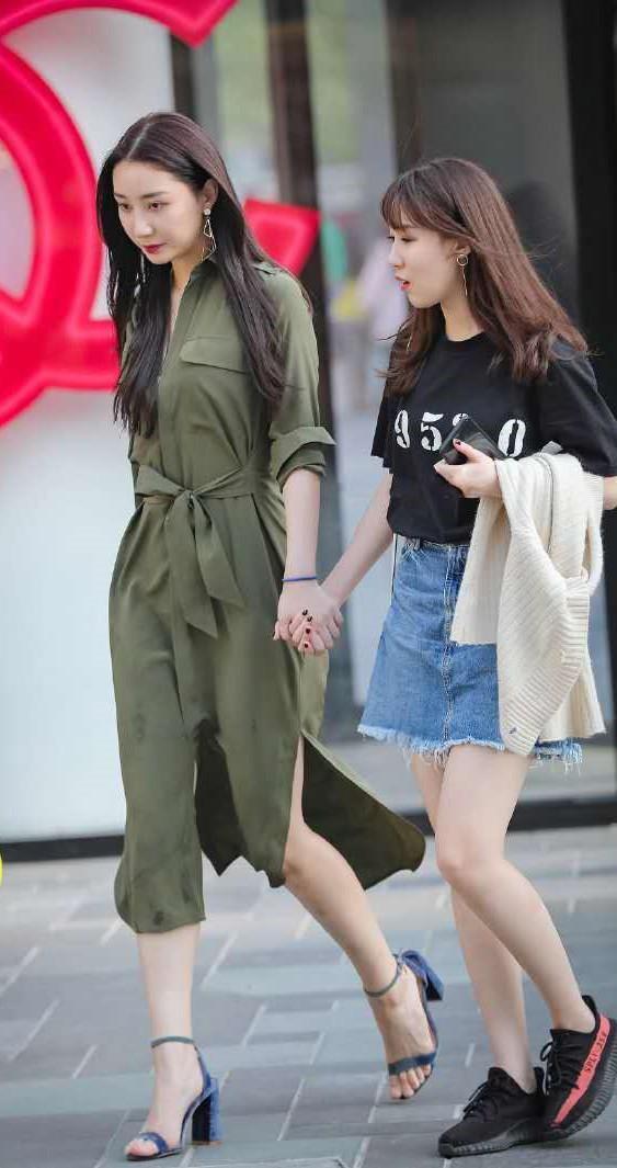 风衣|街拍连衣裙你见多了,但是“风衣版”连衣裙你见过吗