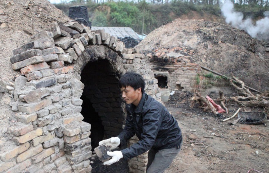 闷窑|民国时,东北老窑头制炭有个“闷窑”绝技,直到临死才传给了徒弟