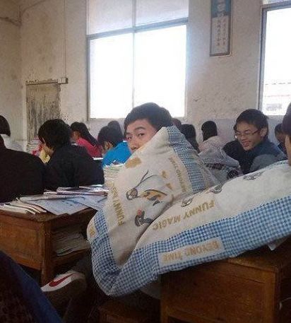 |爆笑段子:相亲。对方妹子说会带闺蜜一起,我也叫上个哥们一起去