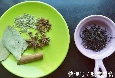 想吃茶叶蛋自己做，泡一晚第二天早餐就能吃，咸香入味花纹深