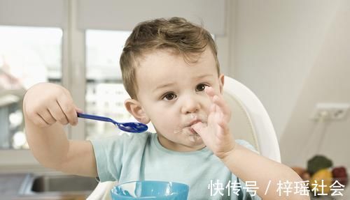 宝爸|一定少给宝宝吃这三种食物,不仅会造成积食还会影响他长高!