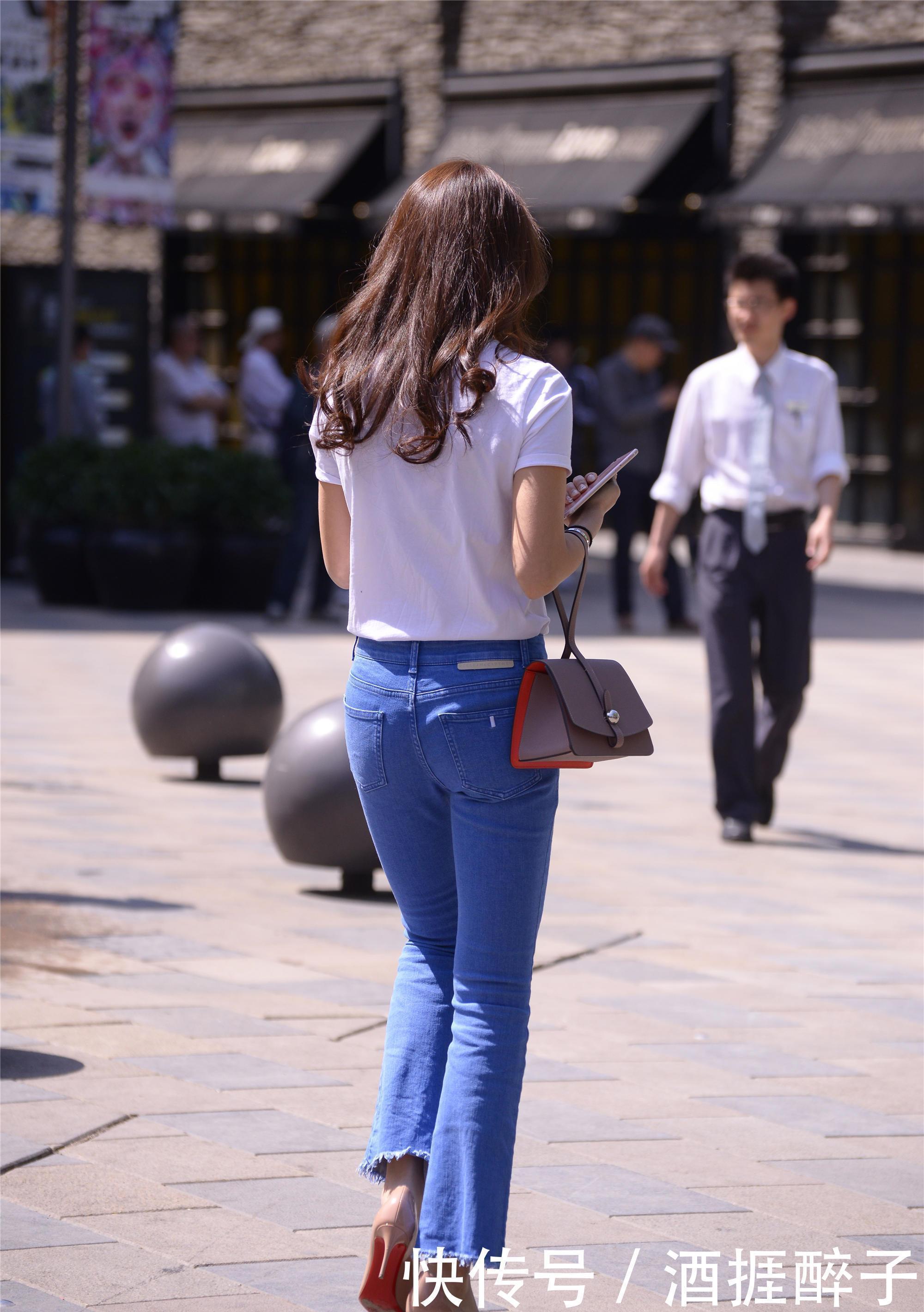 气质|牛仔裤搭配高跟鞋,好看时尚显气质,有了不一样的感觉