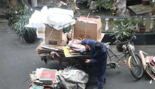 小伙|收廢品小伙上非誠勿擾，慘被滅燈還遭羞辱，孟非：說說收什么廢品