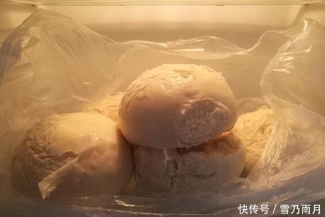 冰箱|保存馒头不要直接放冰箱,教你一招,放半个月也不发霉,不干硬