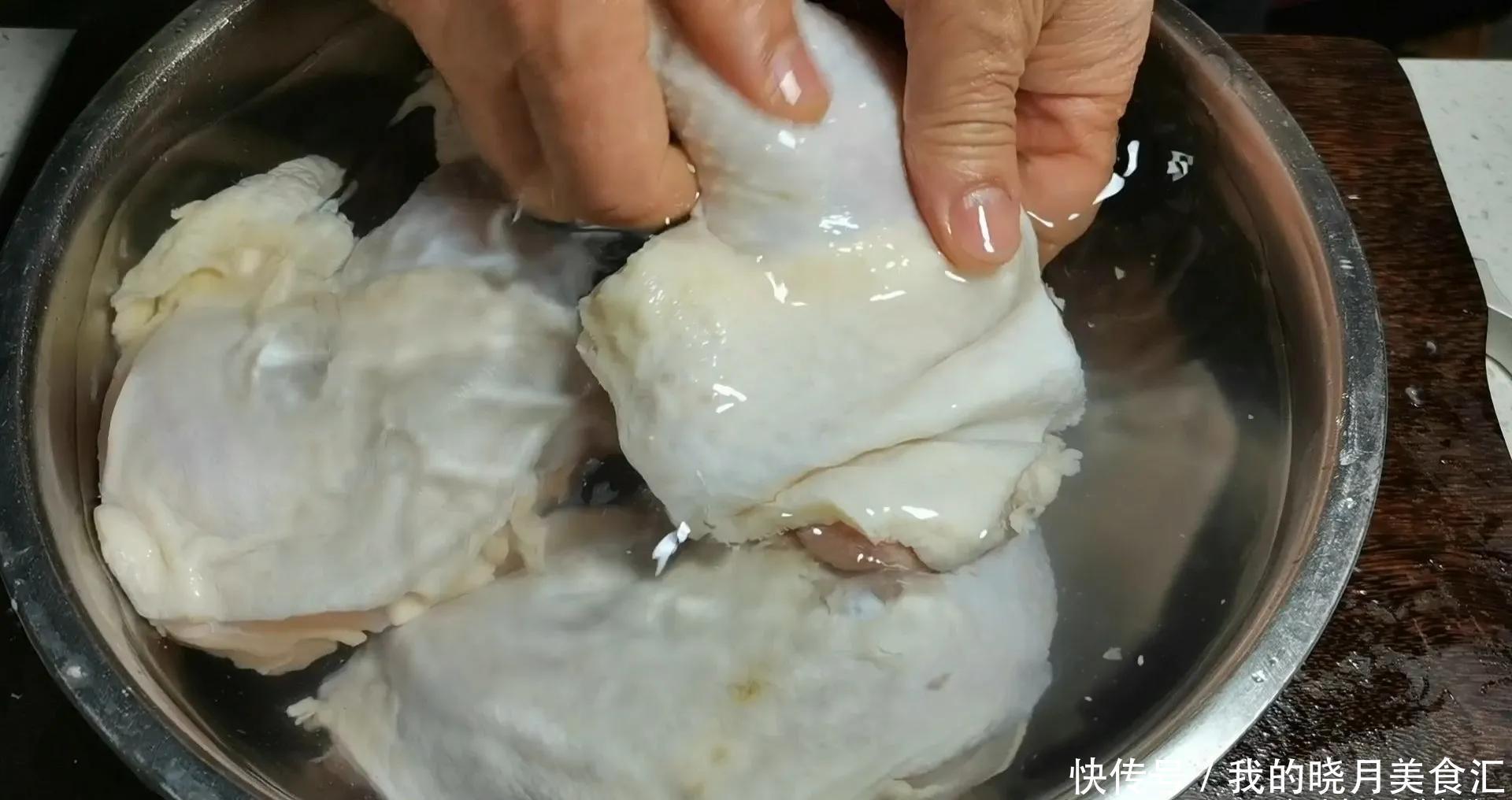 鸡腿不要总炸着吃,教你懒人做法,软嫩多汁,一次3个不够吃