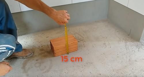 l型|厨房没装橱柜前，先用空心砖砌一个L型底座，没想到效果这么好！