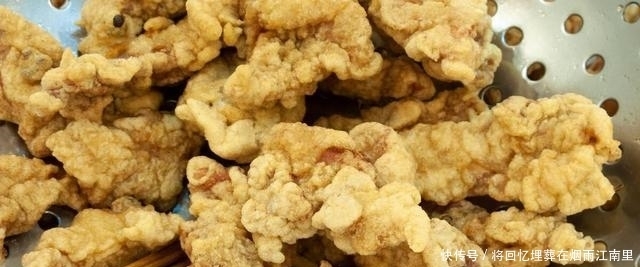 炸小酥肉时,除了调面糊,这2样更关键,酥脆鲜香不回软,喷喷香