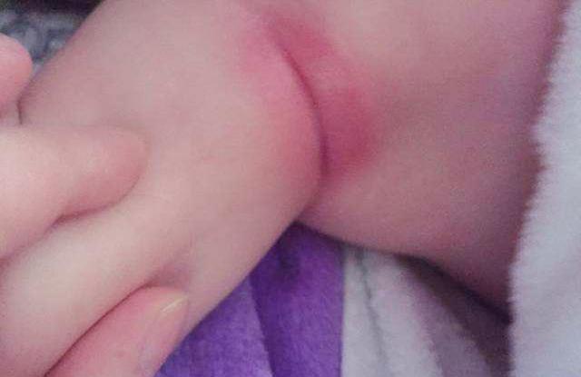 监控|一岁宝宝一抱就哭,医生诊断没毛病,看了监控得知真相