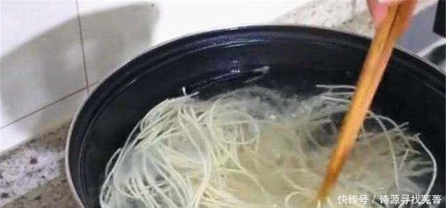 早餐的佳选择是简单的营养，你可以一口气吃完，你的身体经常很好