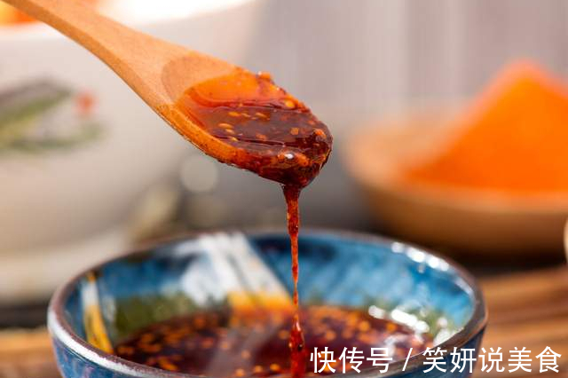 辣椒油要想好吃,最忌直接泼热油,少做了一步,难怪味道不够香