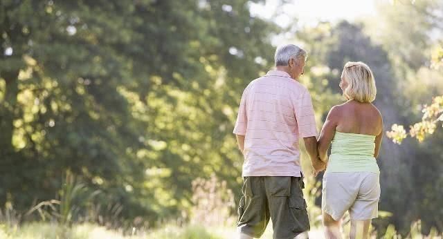 中年|60岁以上老人每天走多少路最佳医生提示别超过这个数