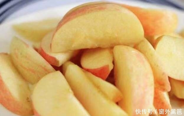 苹果和此物一起煮，失眠好了，皮肤不干了，排出体内垃圾毒素！