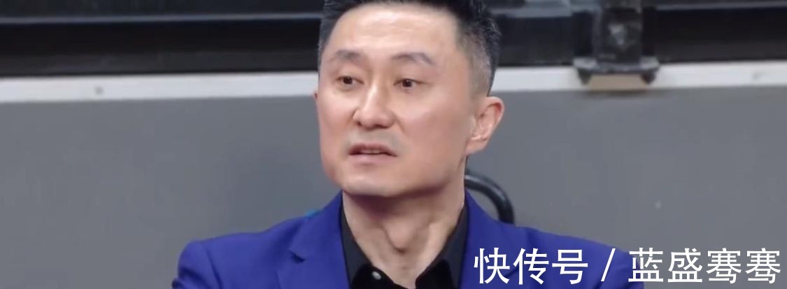 广东男篮|4连胜!易建联不在任骏飞爆发,广东男篮6人上双,谁注意杜锋举动!