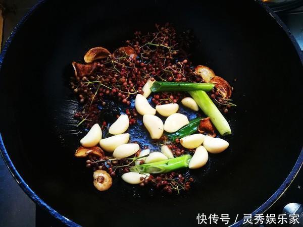 花椒鸡|炸花椒油，直接下锅就“废了”！多做一步才又麻又香，做菜超级香