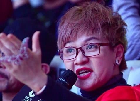 自以为自己很红,上节目做导师疯狂耍大牌,后来又哭着跪求原谅