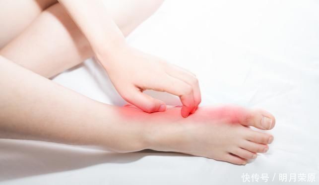 糖尿病人|血糖逐渐失控有征兆,下半身出现3种情况警惕,你的血糖越来越高