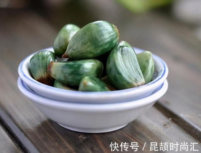 腌制|腌腊八蒜，别直接加醋泡！牢记4点，1天变绿，酸香脆爽，超简单