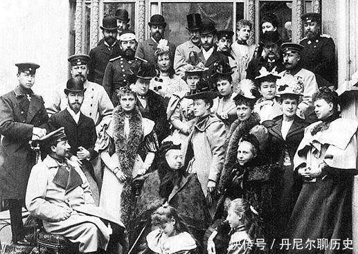 安妮|英国历史上的著名女王；安妮女王及维多利亚女王