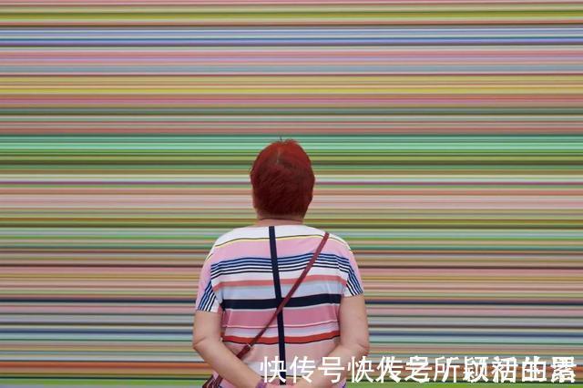 名画@和名画“撞衫”是一种怎样的体验?他花2年专拍艺术界最美的意外