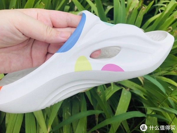 ev生活好物 篇二:咕咚运动舒缓拖鞋太适合运动后穿了,穿上,整个身心得到放松