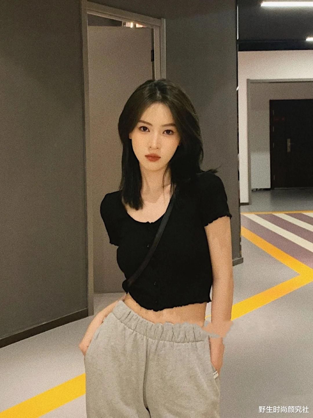 宽脸女生想换发型，这4款才是修脸又贵气，也是2021的经典款