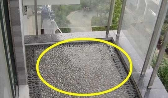 阳台|越来越多人家里阳台不铺瓷砖了，现在都流行这样做，后悔知道晚了
