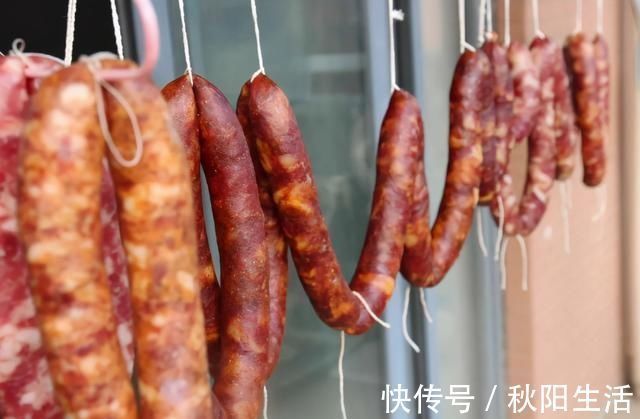 灌好的香肠,直接放太阳下晒是错的!做好4步,香肠味香不变质