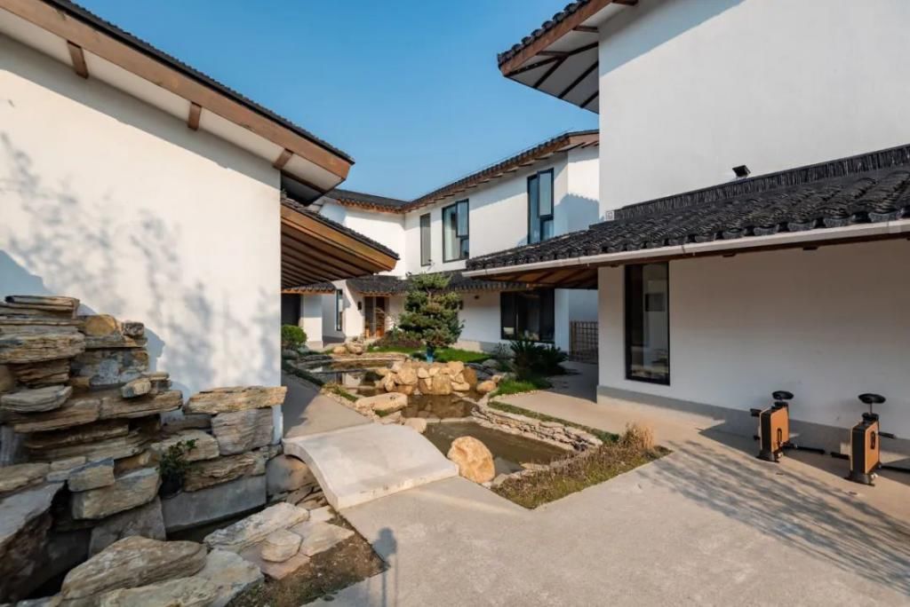 等我老了以后,找个小院陪你养花种菜!