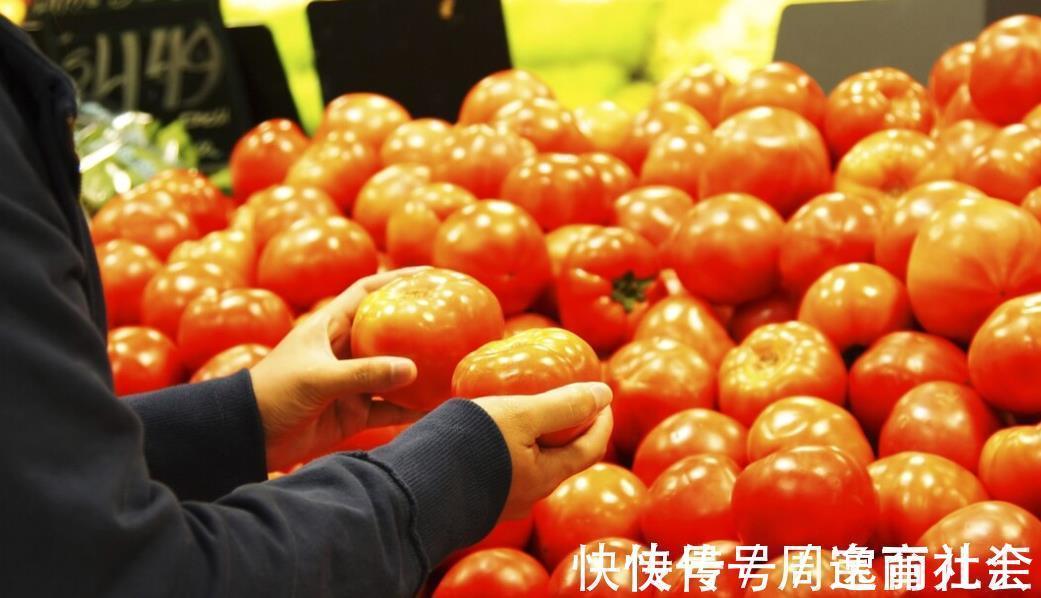 西红杮|带孩子千万不能这么节省,特别是这2个方面,要给孩子更好的成长