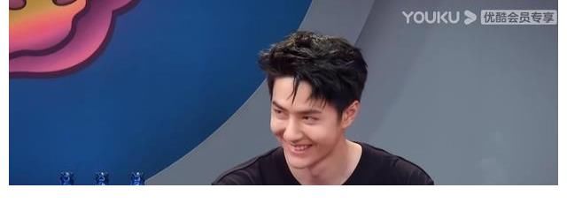 香菜|王一博笑到不能停，喜獲一波王炸新杯子，香菜依舊是最愛！