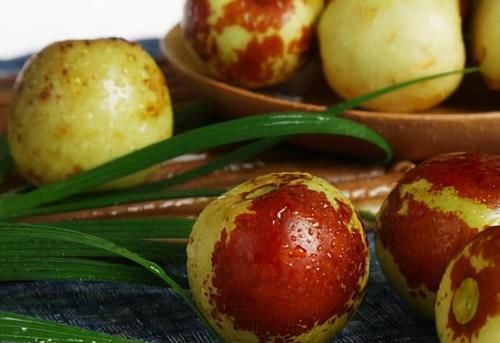 燃脂|秋天到了，聪明女性吃3种食物，补血养颜，排毒燃脂，清理垃圾