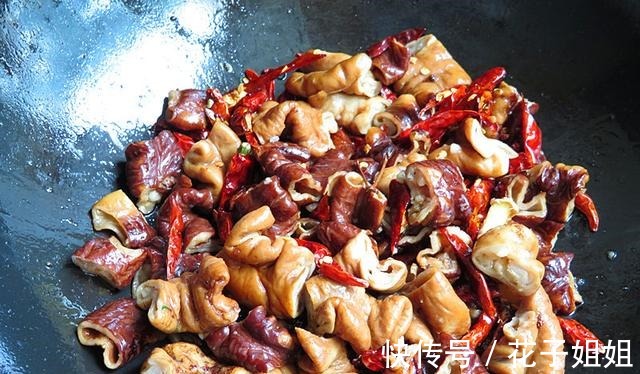 红辣椒|香辣过瘾的辣炒肥肠，越辣越想吃，开胃下酒又下饭，美味嘎嘎香！