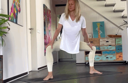 双手|一套在家就能练的女性减压瑜伽序列，练完超级舒服