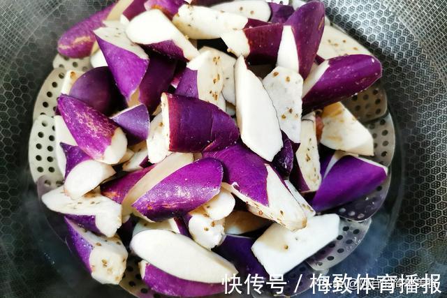 郫县豆瓣酱|鸡蛋茄子配彩椒，不油不腻味道香，真的越吃越想吃