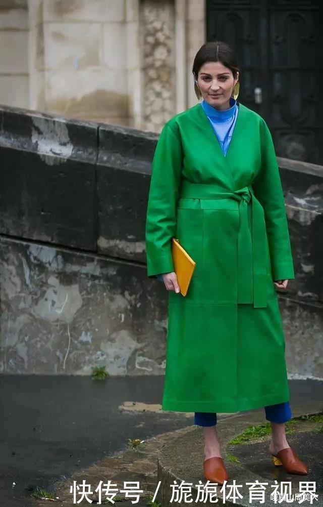 女人|女人50岁以后,春天少穿运动鞋,瞧三木妈妈这样穿,优雅显气质