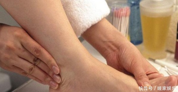 皮肤感染|脚是血糖的“信号灯”!脚上若有4种症状,多半说明血糖不低了