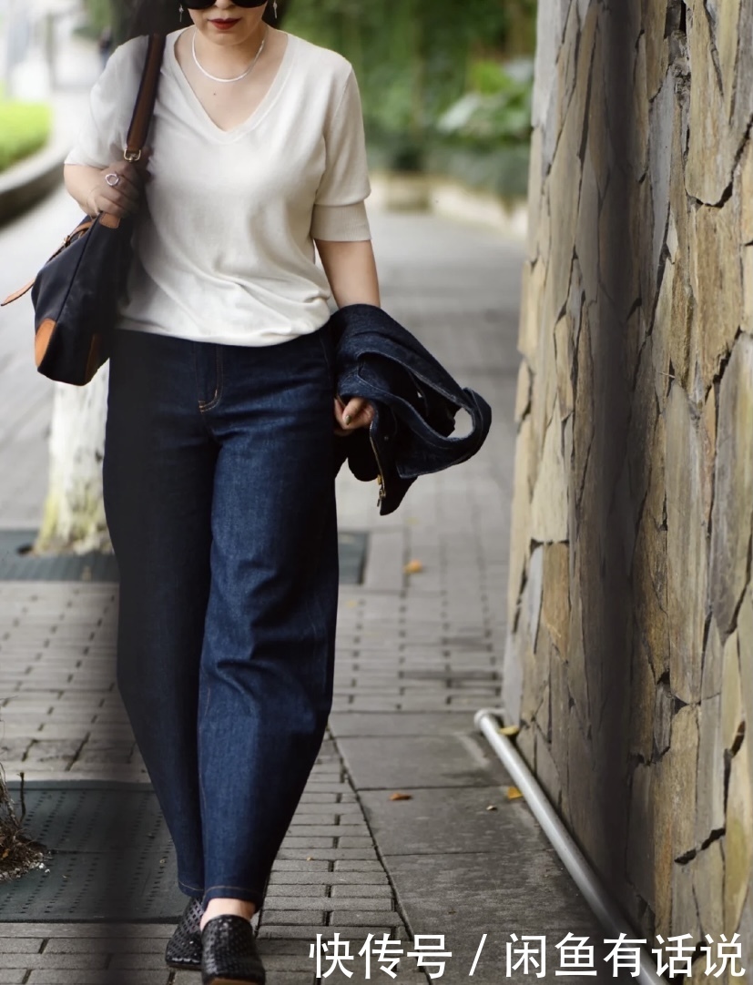 蕾丝|五六十岁才不是黄脸婆,瞧瞧这位日本主妇的穿搭,简单却优雅大气