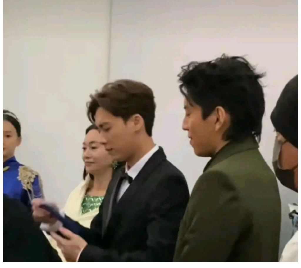 金鸡奖闭幕式看点很多？李易峰谢霆锋互加联系方式？金星生气了？