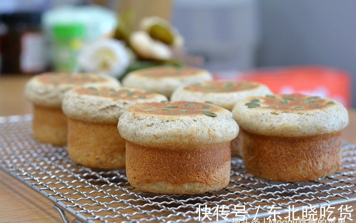 20%的黑全麦面包,颜值和营养都有了,造型很独特,口感很暄软