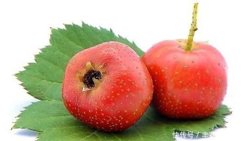泡水|山楂和4物搭配泡水喝，连喝一个月，湿气排光光