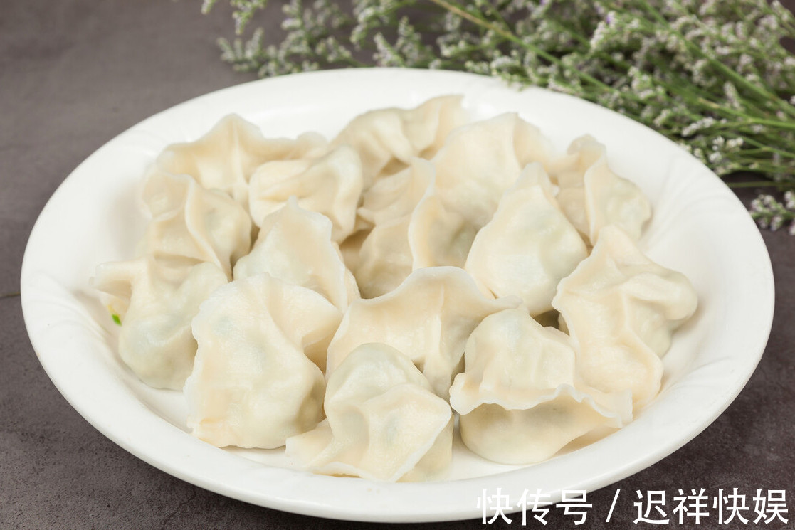 肉馅|做白菜馅，用盐杀水还是下锅焯水都不对，教你一招，鲜香又多汁