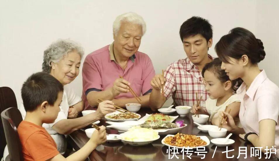 爷爷|孩子有没有教养,从吃饭就可以看出来,餐桌上的礼仪,越早教越好
