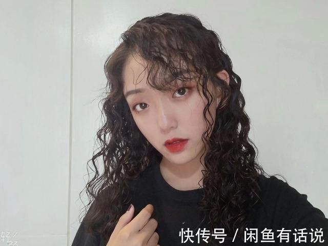 泡面卷 女人不到160尽量少留这4种发型,显矮还拖累气质,特别是第2种