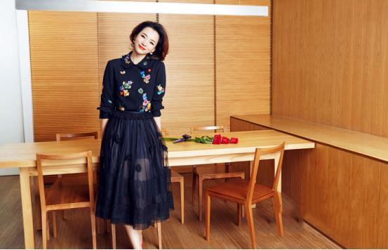 韩红当面怒批董卿“啥也不懂别乱说”,董卿的回复,观众沸腾了