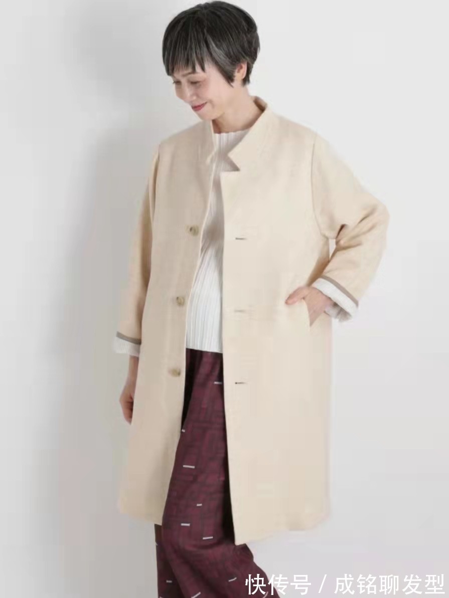 气质 白发再多也阻挡不了变美,60岁也能穿出超模气质,时尚又显年轻