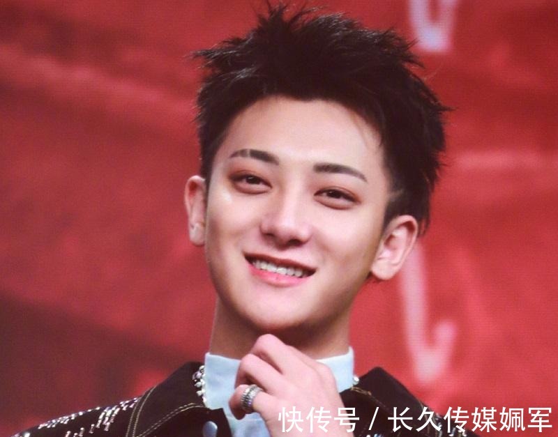 创造营|黄子韬改了33次微博名,曾改过的id被扒出,一个比一个难理解