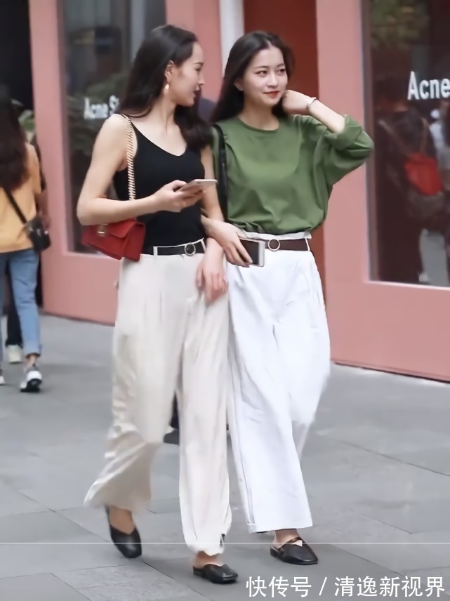 新风靡 最近街头新风靡一款鞋子,叫“冰棍鞋”,配休闲裤超有女神范儿!