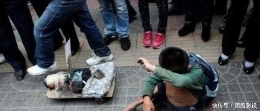 会长时间|5岁男孩被人贩拐走,经过3个小时后终于找到,可是父母差点认不出!